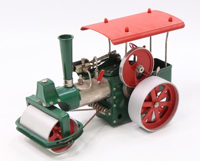 Lot 56 - A Wilesco Old Smoky live steam traction engine...