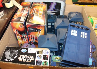 Lot 1659 - A box of mixed Doctor Who and sci-fi interest...