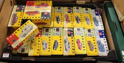 Lot 1675 - A tray of 1:43 scale Vanguards diecast...