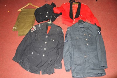 Lot 116 - A collection of vintage police and military...