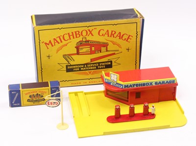 Lot 1458 - A Matchbox Lesney MG1 Garage, Showroom &...