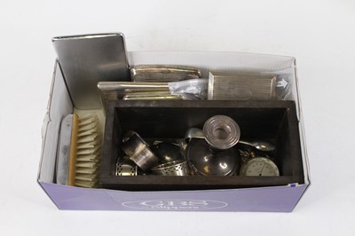 Lot 282 - A collection of miscellaneous items to include...