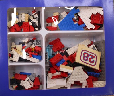 Lot 172 - Lego System boxed and loose model group of 5...
