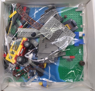 Lot 172 - Lego System boxed and loose model group of 5...