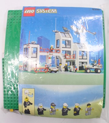 Lot 172 - Lego System boxed and loose model group of 5...