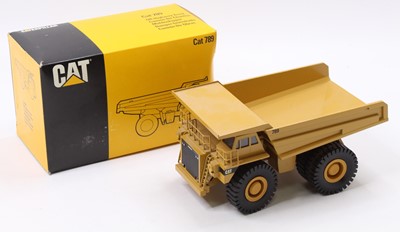 Lot 1554 - Conrad 1/50th scale No.2725, CAT 789 Off...