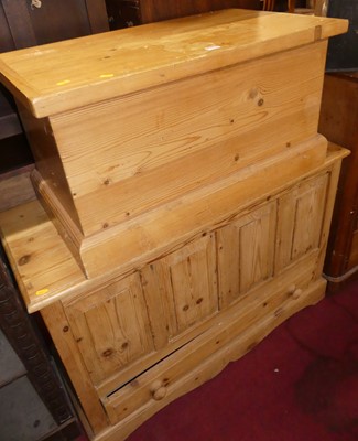 Lot 1225 - A modern pine hinge topped blanket chest, w.82....