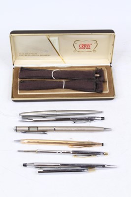 Lot 422 - A collection of assorted ballpoint pens to...