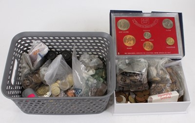 Lot 445 - A collection of miscellaneous coins to include...