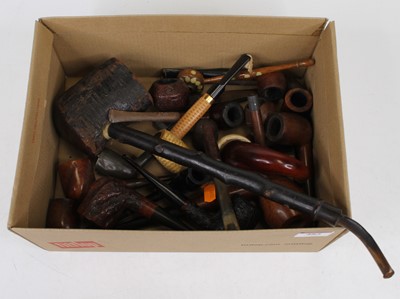 Lot 485 - A collection of pipes of various timbers, to...