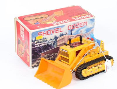 Lot 488 - A Japanese tin plate shovel dozer in box