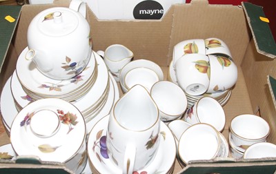 Lot 550 - A collection of Royal Worcester tablewares in...