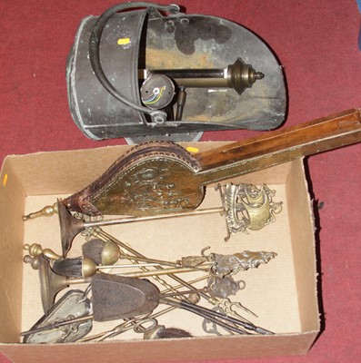 Lot 583 - A box of miscellaneous metalware, to include a...