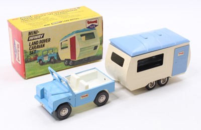 Lot 1813 - Triang Toys Ltd Mini Hi-Way Land Rover Caravan...