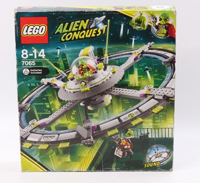Lot 160 - A Lego No. 7065 Alien Conquest spaceship set,...