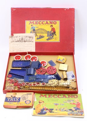 Lot 1587 - A Meccano blue & gold No. 5 Construction Kit,...