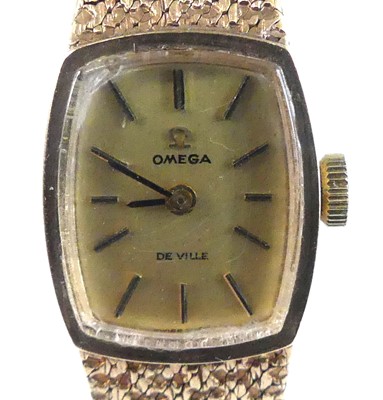 Lot 2635 - A vintage lady's Omega De Ville 9ct gold cased...