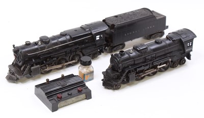 Lot 250 - Two Lionel locos & one tender: 2-6-2 No.675; 2-...