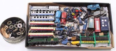 Lot 1197 - A tray of Dinky Toys pre and post-war diecast...