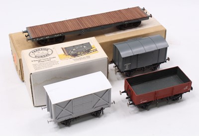 Lot 279 - A collection of four various 0 gauge kit built...