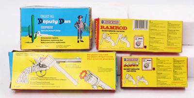 Lot 1873 - A collection of Lonestar boxed cap guns to...