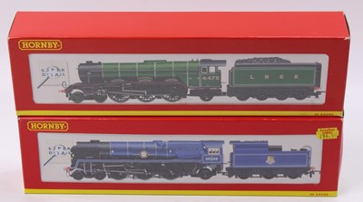 Lot 689 - A Hornby 00 gauge boxed locomotive group, two...