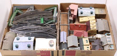 Lot 692 - Five boxes containing a quantity of various 00...