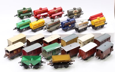 Lot 291 - Approx 25 mainly post-war Hornby 0-gauge...