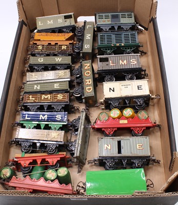 Lot 292 - Approx 34 mainly pre-war Hornby 0-gauge...