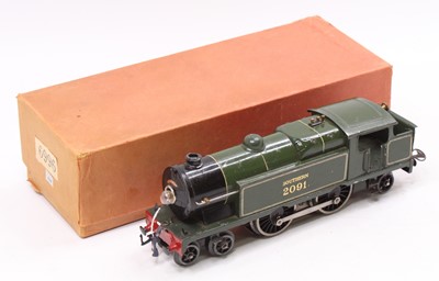 Lot 322 - 1935-41 E220 Hornby 0-gauge 20v AC electric...