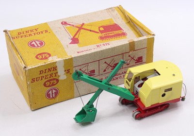 Lot 1162 - Dinky Toys No.975 Ruston Bucyrus Excavator, of...