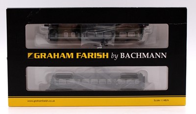 Lot 640 - 371-500 Graham Farish by Bachmann class 121...