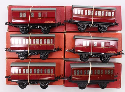 Lot 226 - Six Hornby No.41 maroon coaches and brakes – 3...