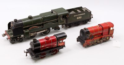 Lot 244 - 1936-41 clockwork Hornby No.3C loco with No.2...