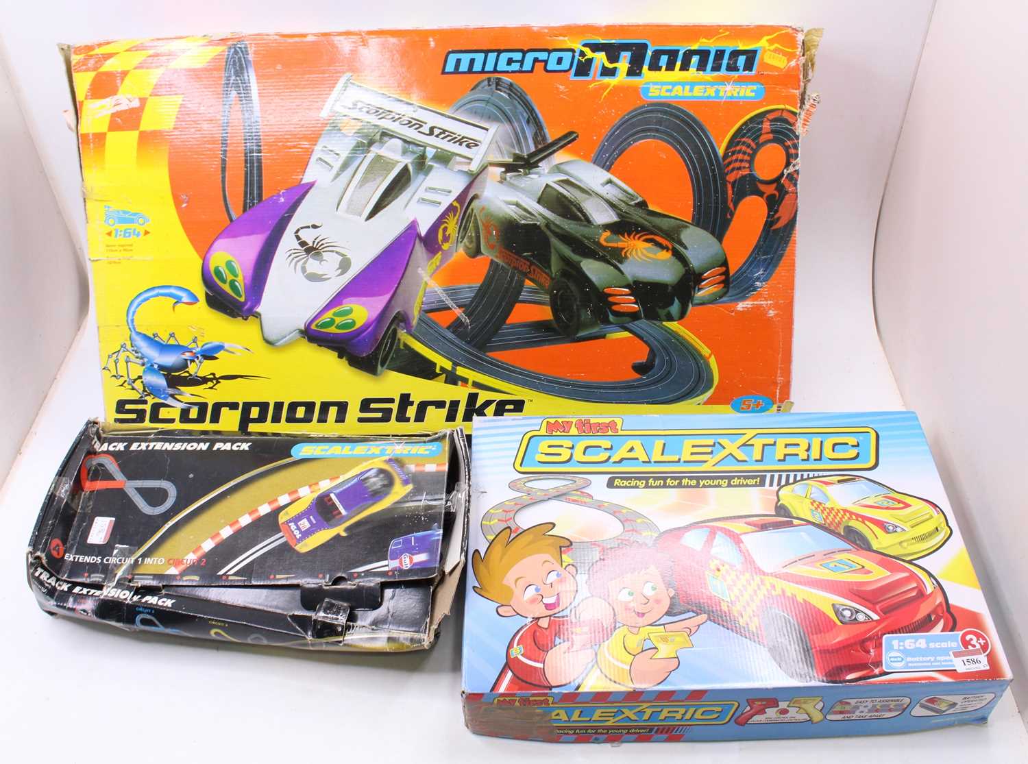 Lot 1586 - A Scalextric Micro Mania Scorpion Strike gift...