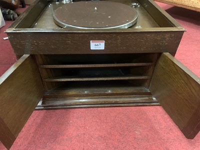Lot 667 - A His Masters Voice model 103 oak cased...