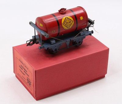 Lot 263 - 1936-9 Hornby ‘Colas’ bitumen tank wagon,...