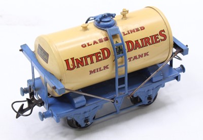 Lot 265 - 1934-7 Hornby ‘United Dairies’ milk tank wagon....