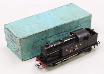 Lot 402 - Hornby-Dublo pre-war DL7 clockwork 0-6-2 tank...