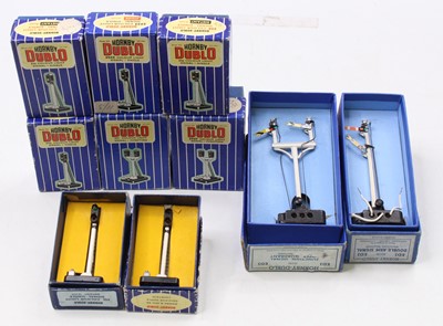 Lot 428 - Hornby-Dublo electric signals: colour light 2...