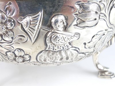 Lot 2099 - A late Victorian silver sauceboat, having...