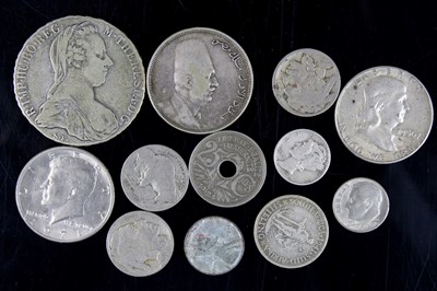 Lot 2139 - World, a collection of miscellaneous coins, to...
