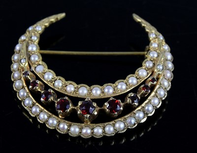 Lot 2867 - A Victorian style 9ct gold seed pearl and...