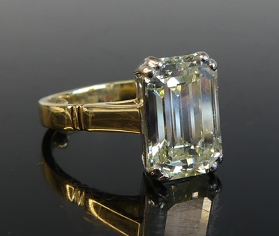 Lot 2237 - A yellow metal diamond solitaire ring...