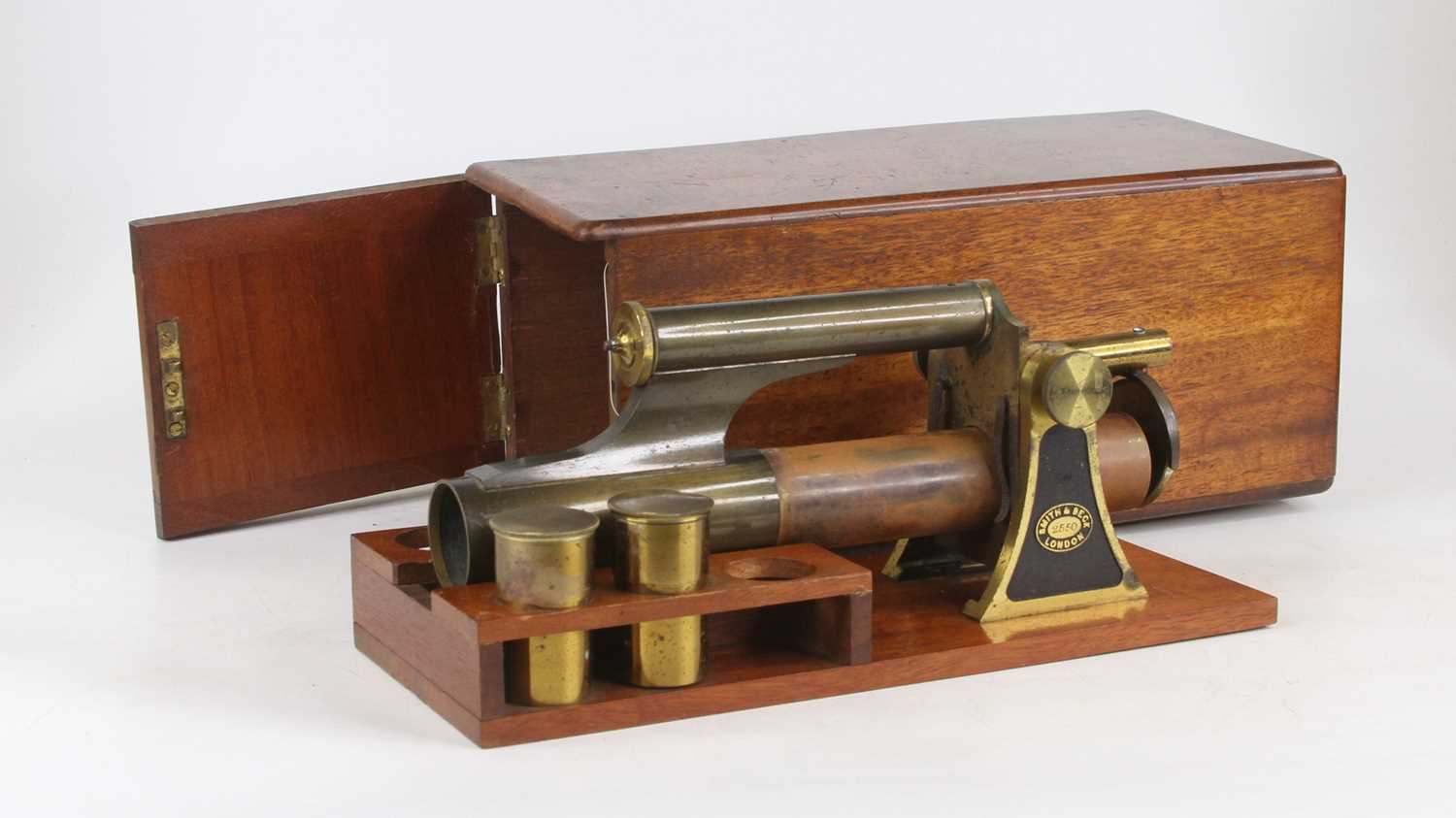 Lot 9 - An early 20th century Smith & Beck of London...
