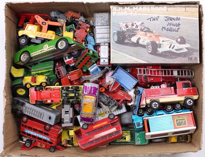 Lot 1595 - A tray of mixed play-worn diecast, including a...