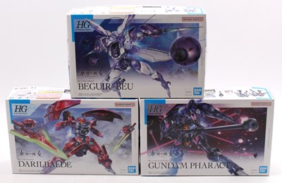 Lot 1604 - Ban Dai High Grade Gundam 1/144th scale group...