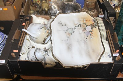 Lot 622 - A box of miscellaneous china to include a...