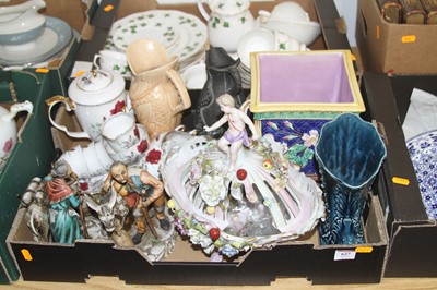 Lot 627 - A box of miscellaneous items to include a...