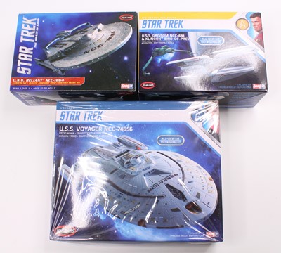 Lot 1612 - Polar Lights 1/1000th scale Star Trek boxed...